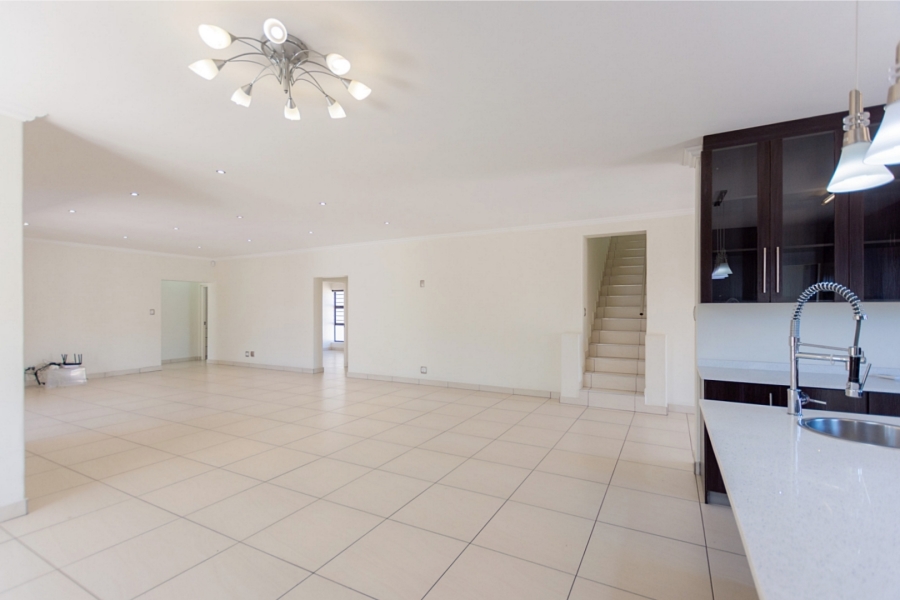 5 Bedroom Property for Sale in Country Club Western Cape